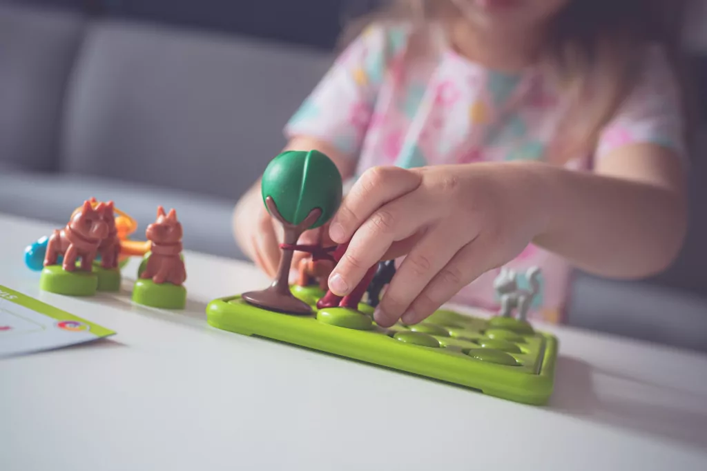 Psiaki na spacerze. Smart Games - tantis.pl