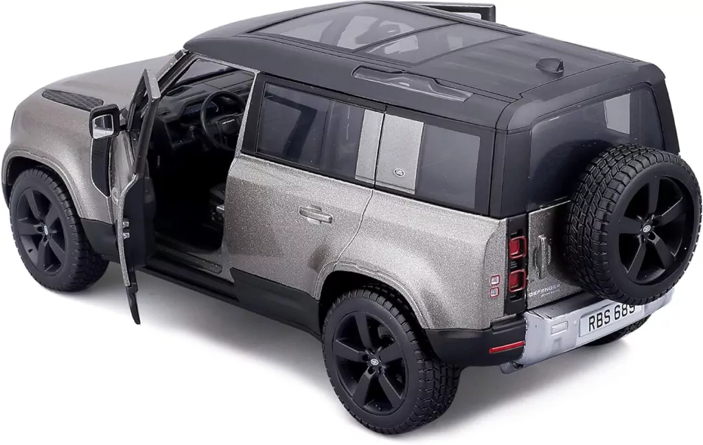 BBURAGO. Land Rover Defender 2022 silver 1:24 - tantis.pl
