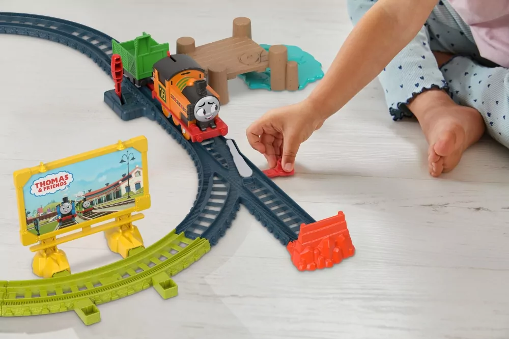 Fisher-Price Tomek i Przyjaciele Zestaw + lokomotywa z napędem HGY78 MATTEL - tantis.pl