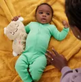 Fisher-Price. Przytulanka Śpiący Króliczek dźwięk - tantis.pl