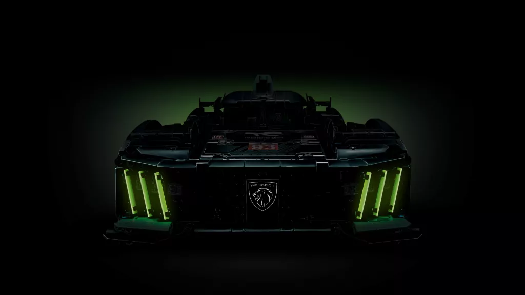 LEGO® Technic. PEUGEOT 9X8 24H Le Mans Hybrid Hypercar. 42156 - tantis.pl