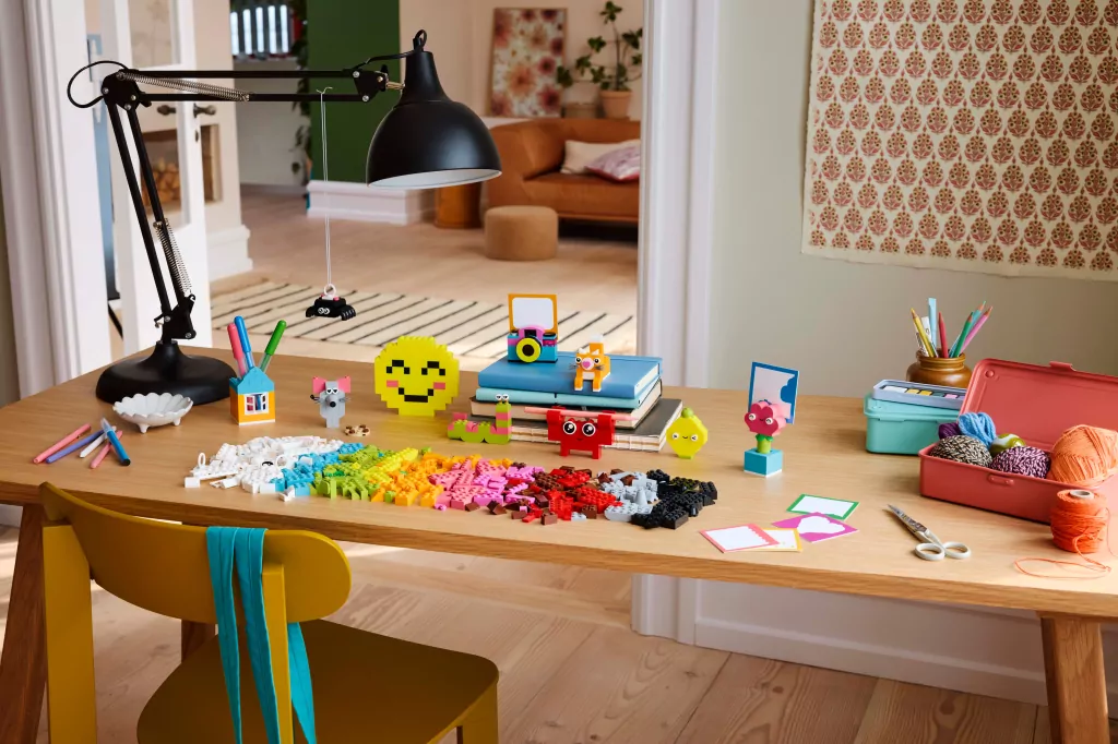 LEGO(R) CLASSIC 11042. Kreatywna skrzynka szczęścia - tantis.pl