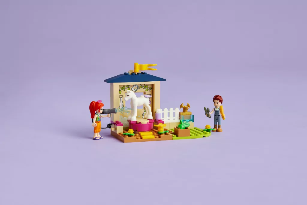 LEGO® Friends. Kąpiel dla kucyków w stajni. 41696 - tantis.pl