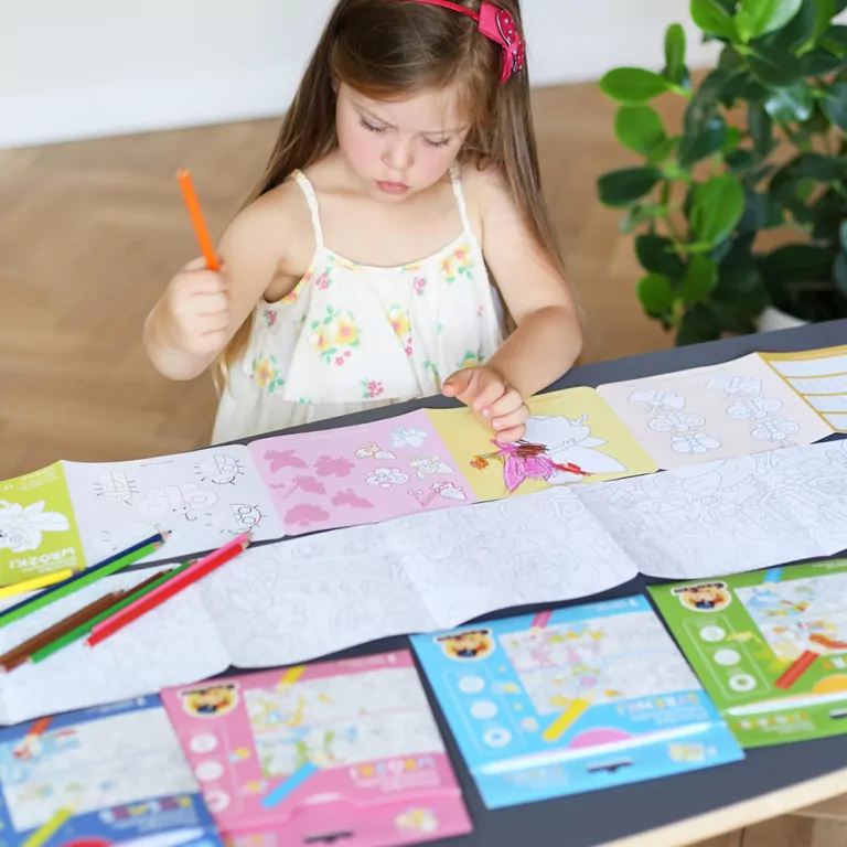 CzuCzu. Syrenki. Dłuuugie kolorowanki - tantis.pl