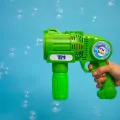 Fru Blu. Pistolet na bańki mydlane. Bubble shooter + płyn 500 ml - tantis.pl