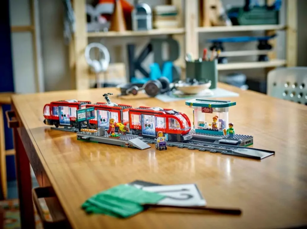 LEGO® City. Tramwaj miejski ze stacją 60423 - tantis.pl