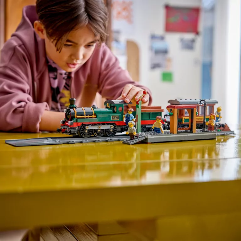 LEGO® Retro pociąg z lokomotywą parową 60511 - tantis.pl
