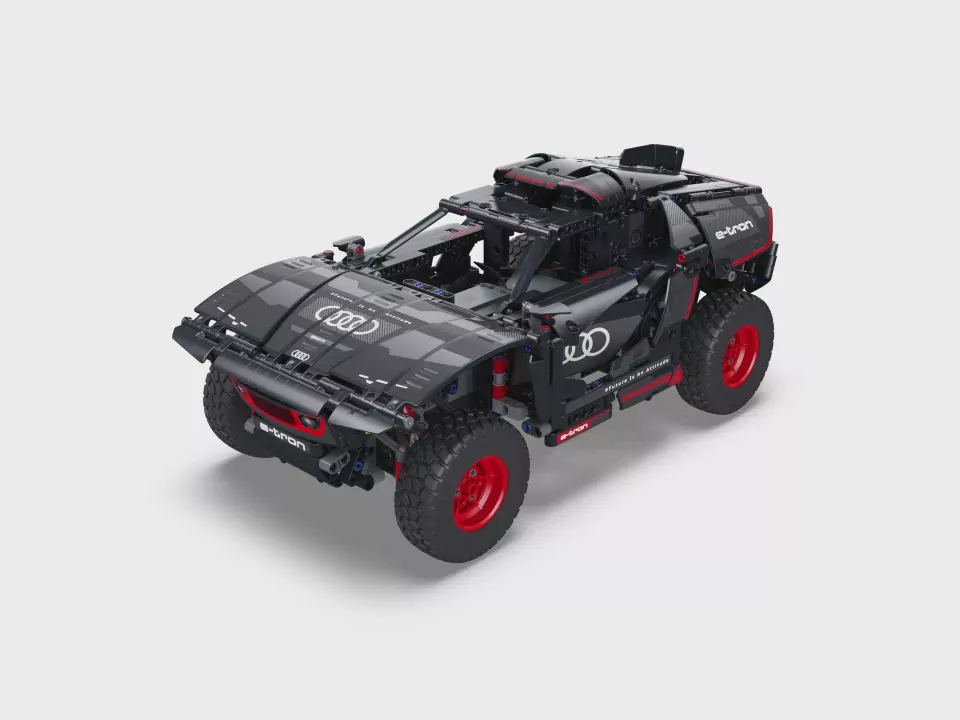 LEGO Technic. Klocki, Audi RS Q e-tron. 42160 - tantis.pl