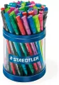 Długopis jednorazowy trójkątny mix kolorów. M Staedtler 50 szt. - tantis.pl