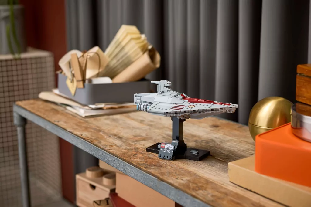 LEGO® Krążownik szturmowy typu Acclamator 75404 - tantis.pl