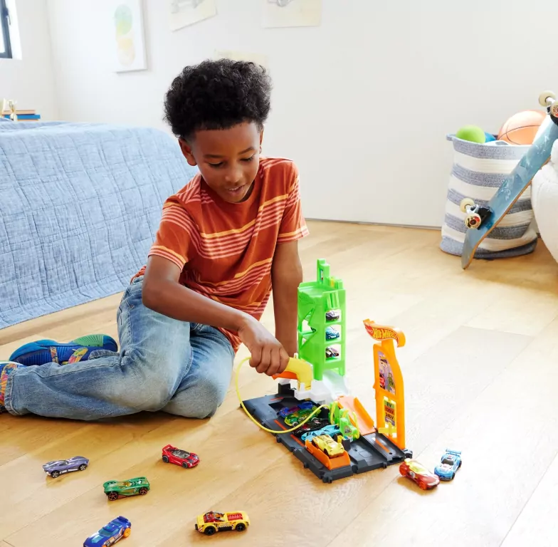 Hot Wheels City Superstacja ładowania samochodów - tantis.pl