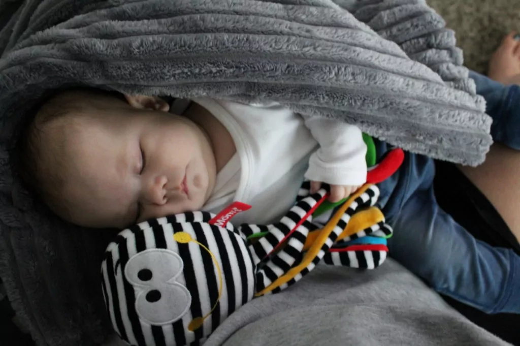 Mini Ośmiornica biało-czarna. Zabawka sensoryczna - tantis.pl