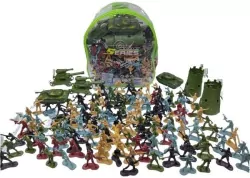 Zestaw żołnierzyków z akcesoriami w plecaku