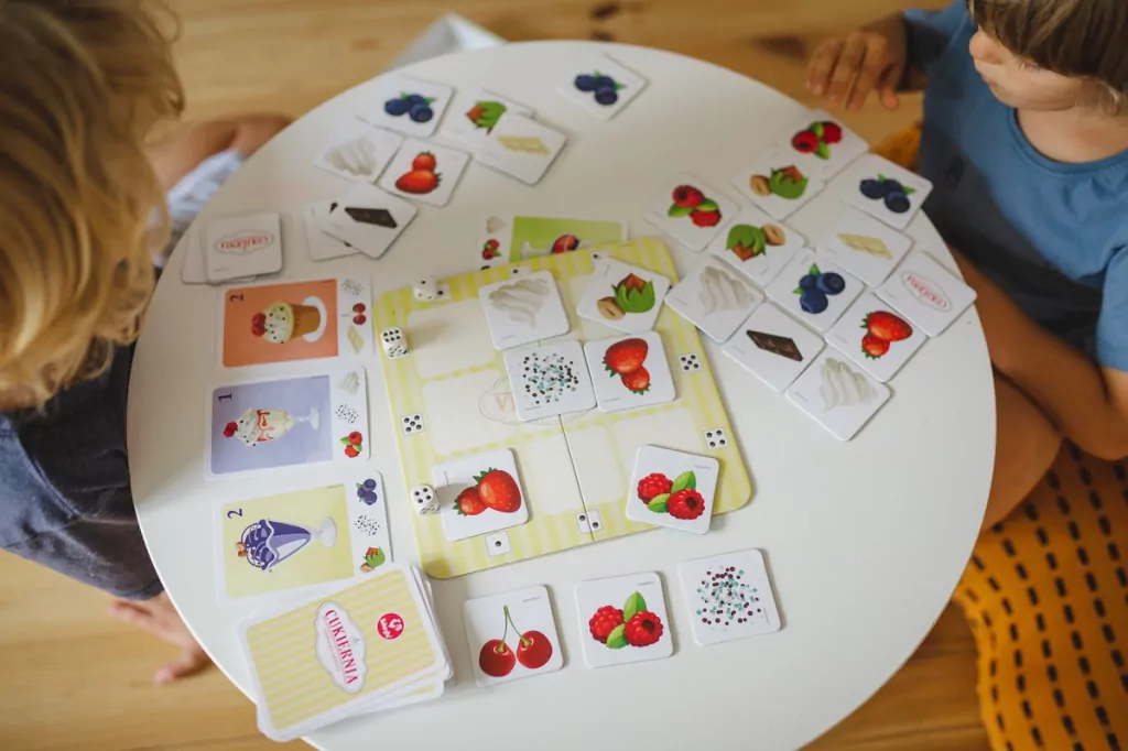 Kukuryku. Cukiernia. Gra rodzinna - tantis.pl