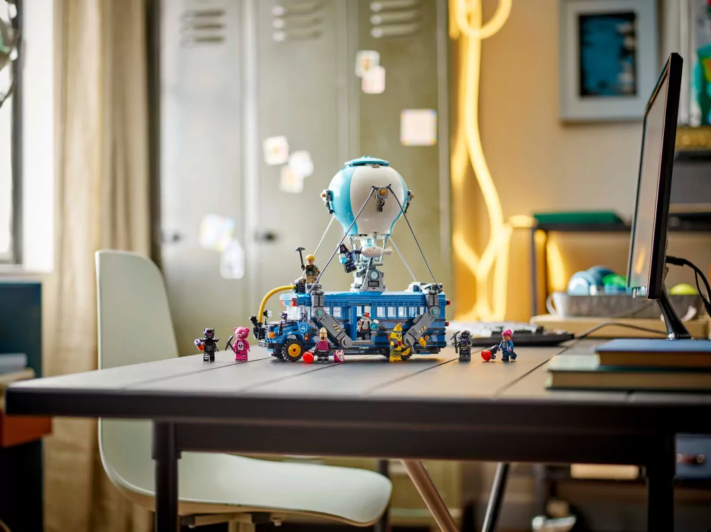 LEGO® Fortnite Bus Bojowy 77073 - tantis.pl