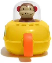 Małpka w łodzi podwodnej do kąpieli