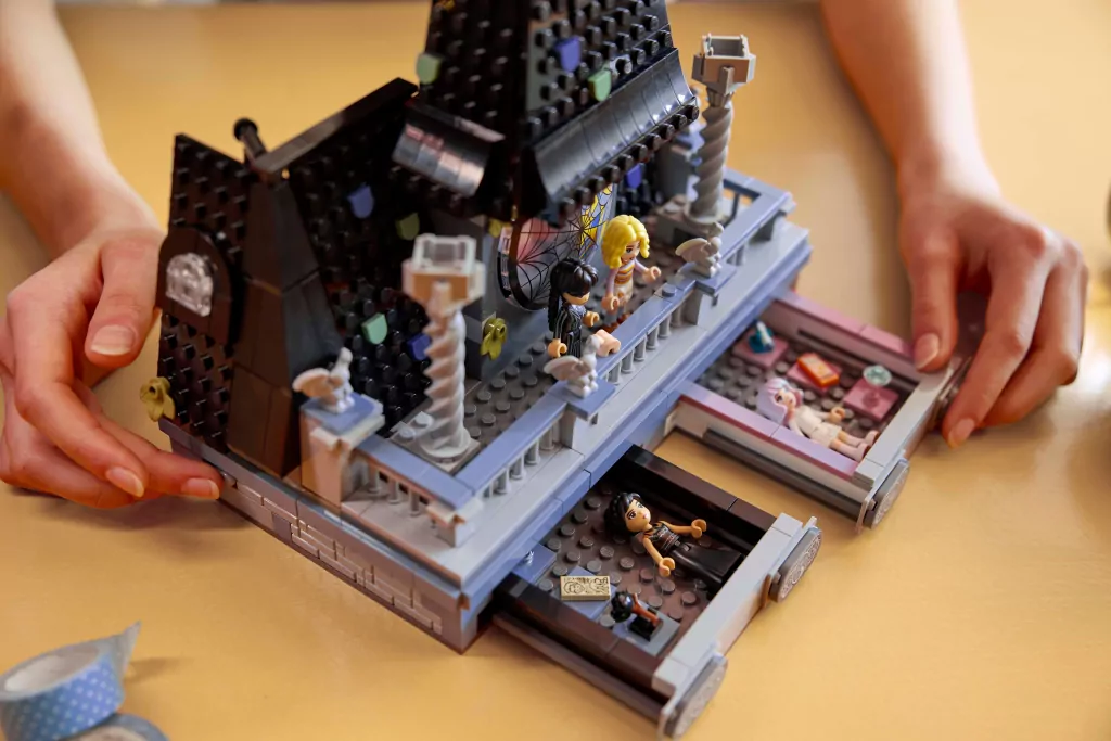 LEGO® Wednesday. Pokój Wednesday i Enid 76781 - tantis.pl