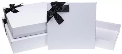 Pudełko prezentowe z kokardą biały ROZETTE - tantis.pl