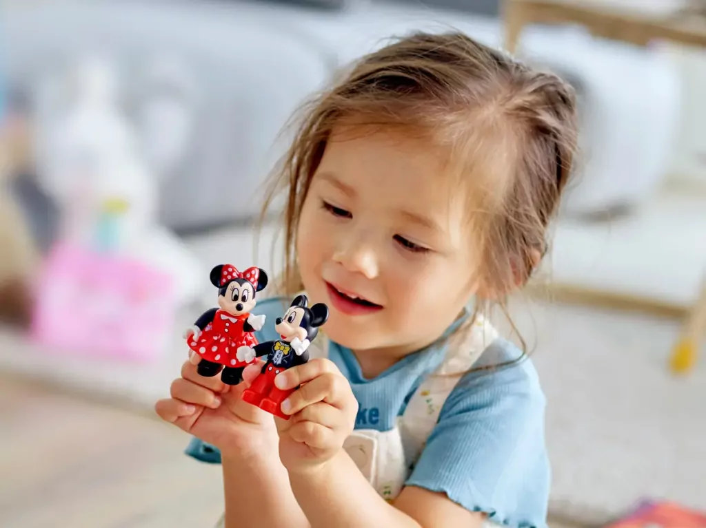 LEGO® DUPLO® l Disney. 10941 Urodzinowy pociąg myszek Miki i Minnie 10941 - tantis.pl