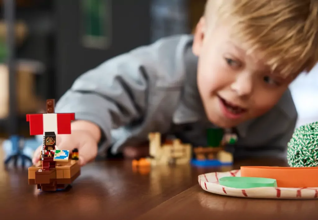 LEGO® Minecraft. Rejs statkiem pirackim 21259 - tantis.pl