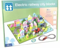 Drewniane klocki. Zabawka. Maksik