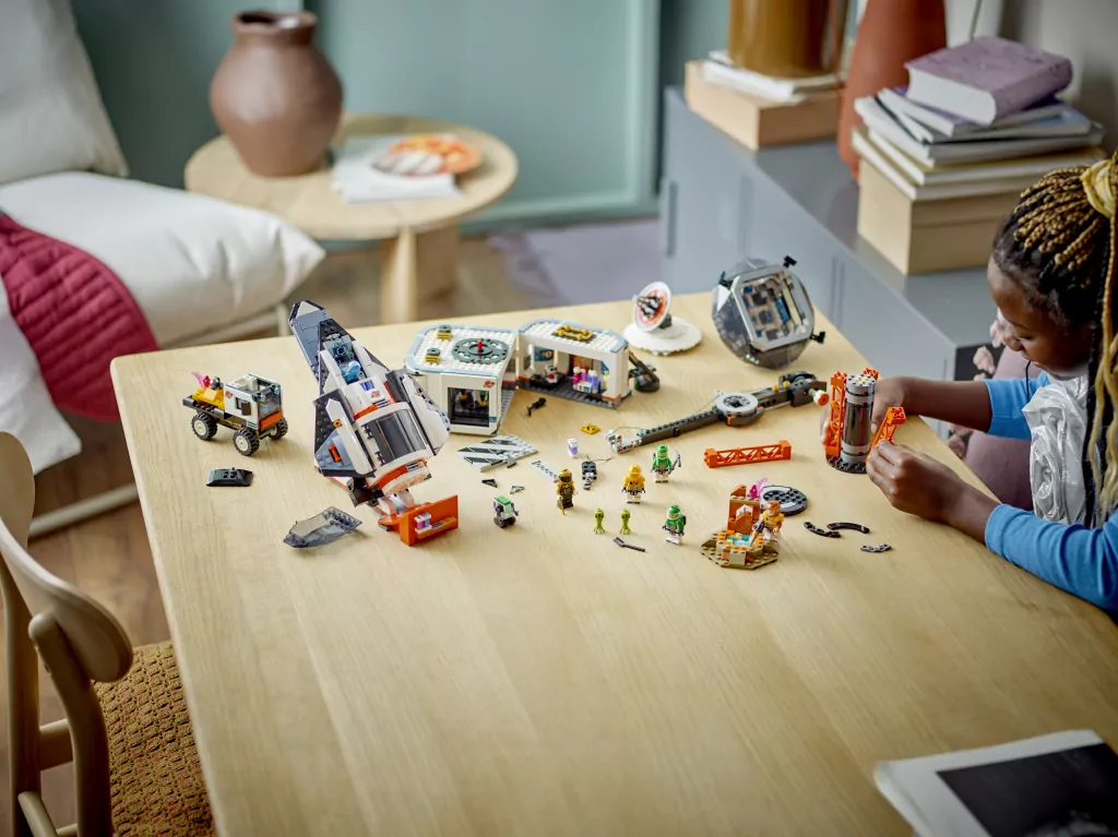 LEGO® City. Stacja kosmiczna i stanowisko startowe rakiety 60434 - tantis.pl