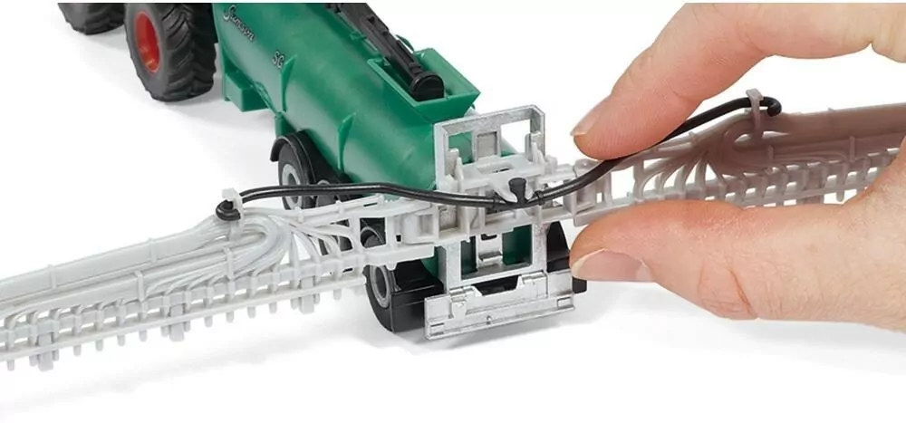 Traktor ClaasXerion z cysterną Siku Farmer - tantis.pl