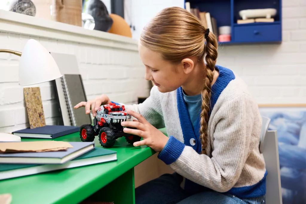 LEGO® Monster Jam™ ThunderROARus™ z napędem typu pull-back 42200 - tantis.pl