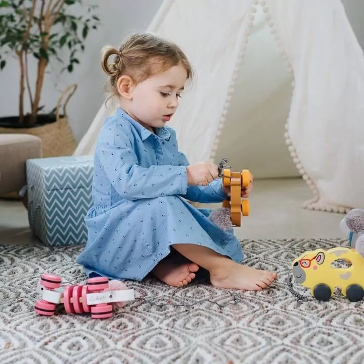 Jednorożec Lea. Zabawka drewniana - tantis.pl