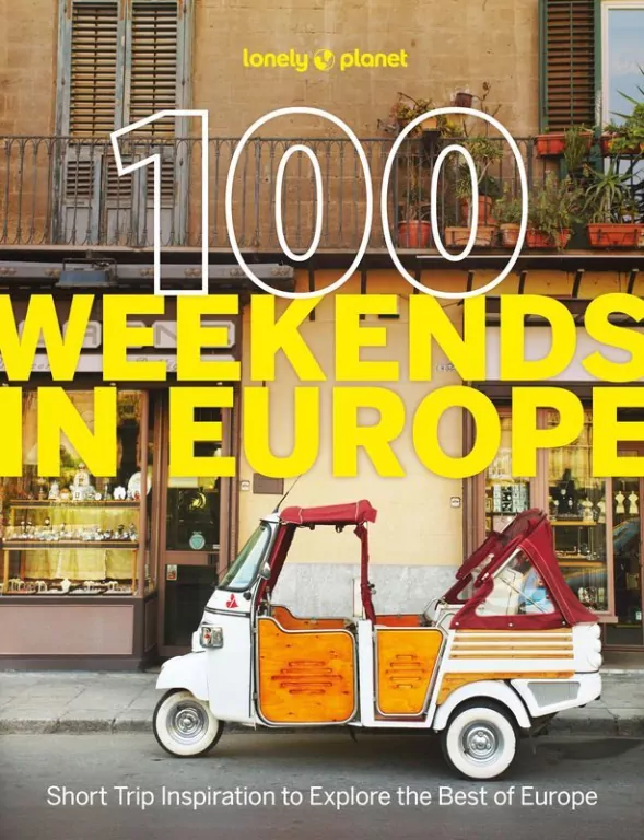 100 weekends in Europe wer. angielska - tantis.pl