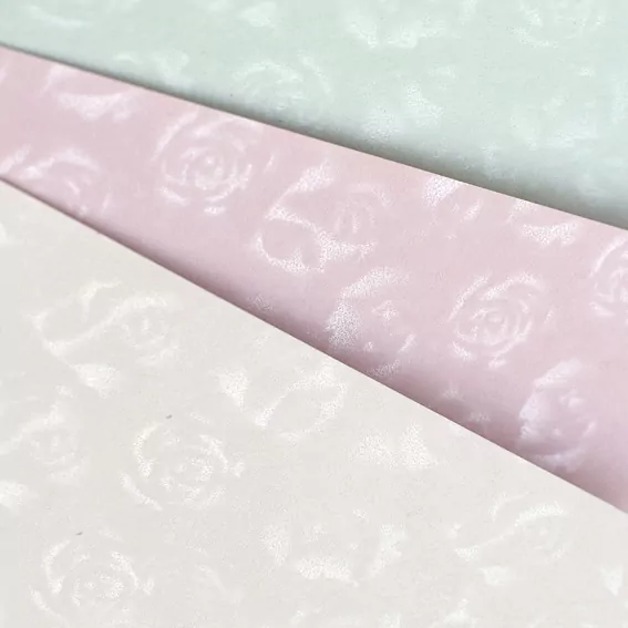 Papier ozdobny (wizytówkowy) małe róże biel - tantis.pl