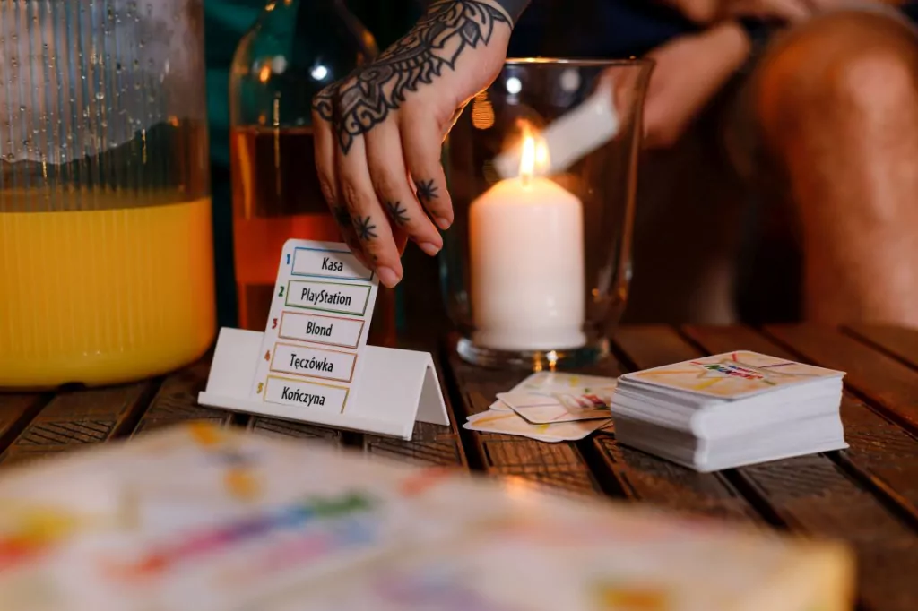 Jednym słowem. Gra niebanalnych skojarzeń - tantis.pl