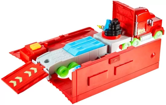 Mattel. Cars Maniek świecący w ciemności