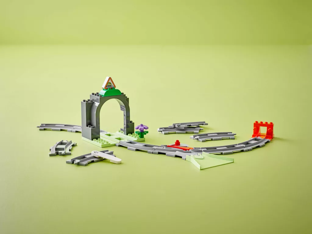 LEGO® Duplo. Tunel i tory kolejowe — zestaw rozszerzający 10425 - tantis.pl