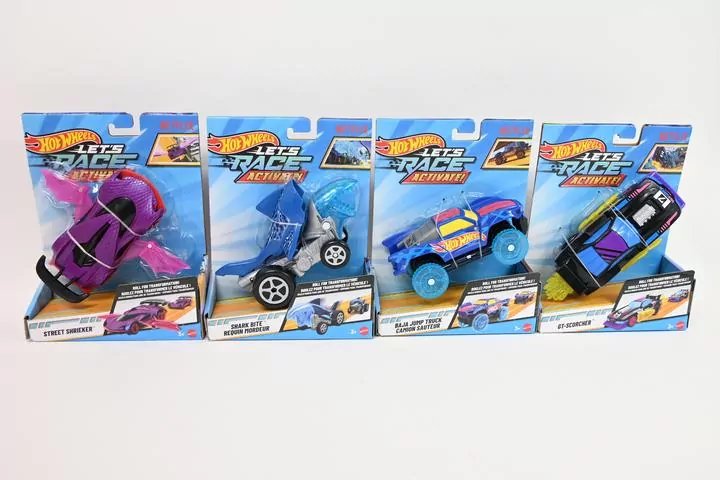 Hot Wheels Samochód z transformacją 1:32 Let's Rac - tantis.pl