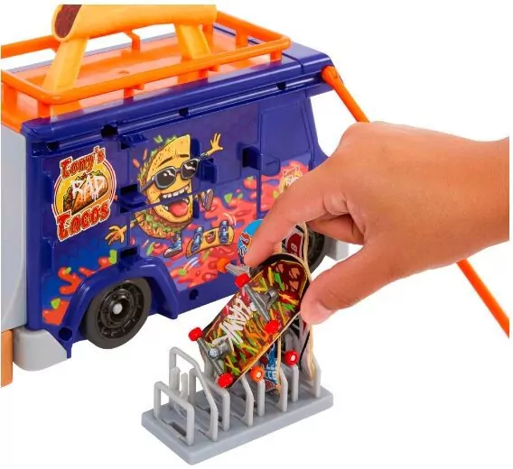 Hot Wheels. Skate Taco Tricki Ciężarówka HMK00 - tantis.pl
