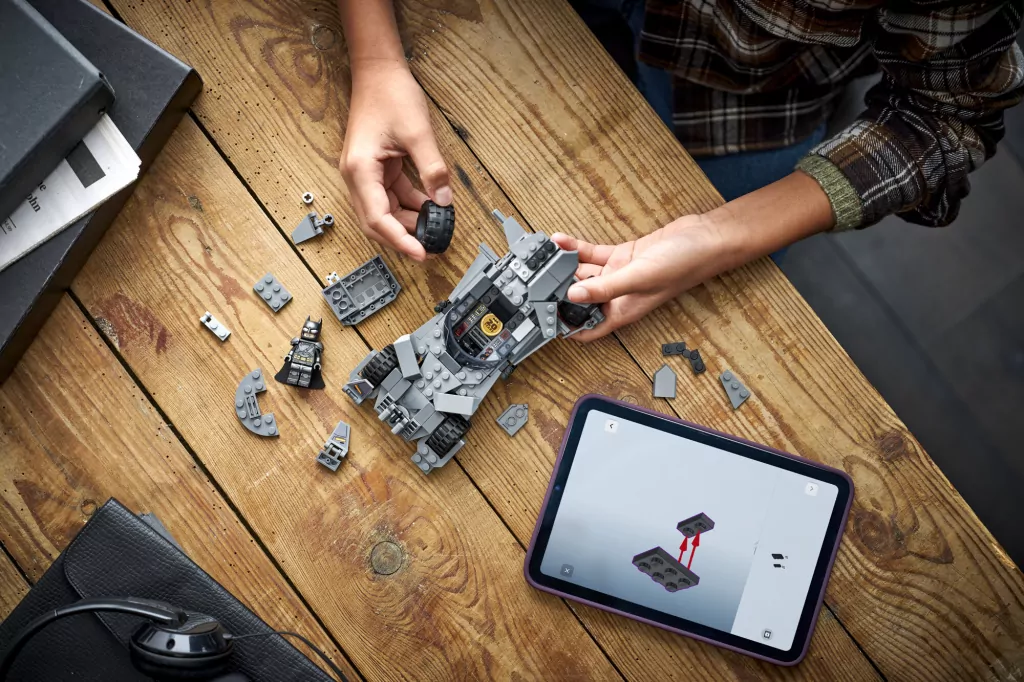 LEGO® Batmobil™ z filmu Batman v Superman™ 76331 - tantis.pl