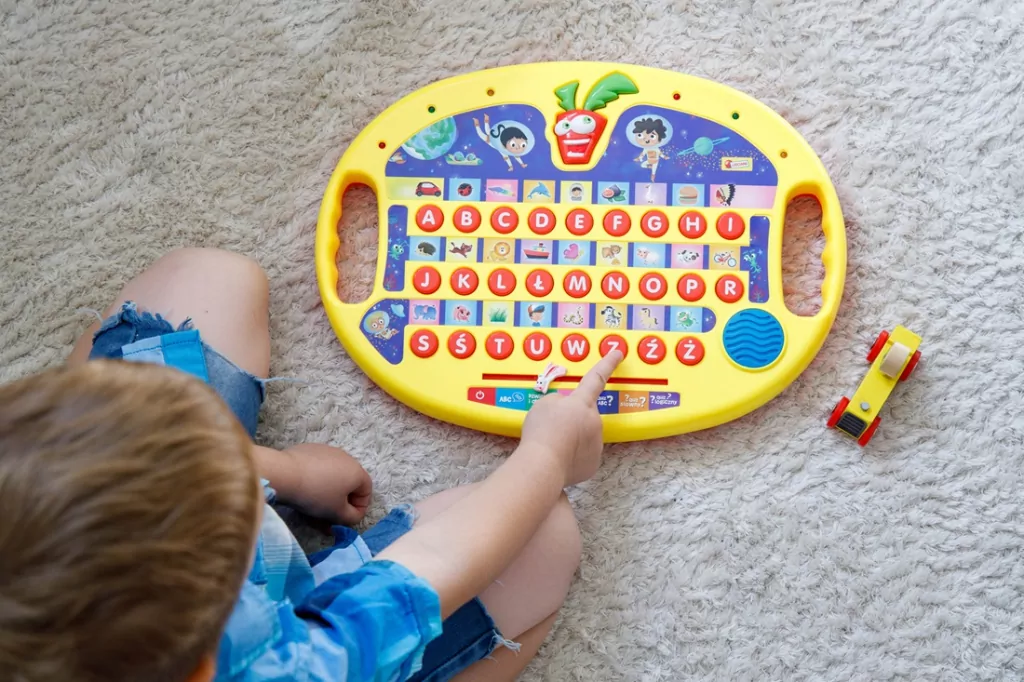 Kosmiczny alfabet. Carotina - tantis.pl