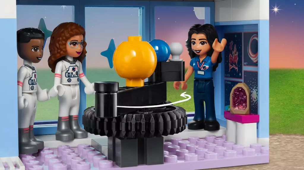 LEGO Friends. Kosmiczna akademia Olivii. 41713 - tantis.pl