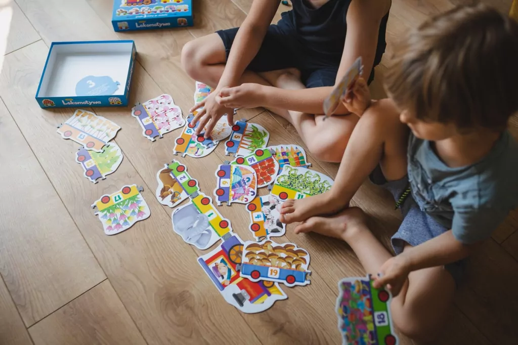 Lokomotywa. Podróże z cyferkami - tantis.pl