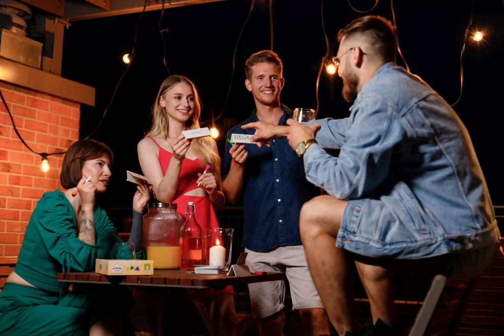 Jednym słowem. Gra niebanalnych skojarzeń - tantis.pl