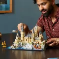 LEGO® Harry Potter. Zamek Hogwart i błonia. 76419 - tantis.pl