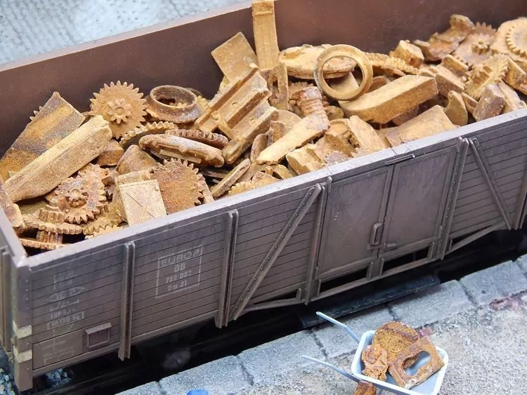 Juweela: Zardzewiały metalowy złom 100 g - tantis.pl