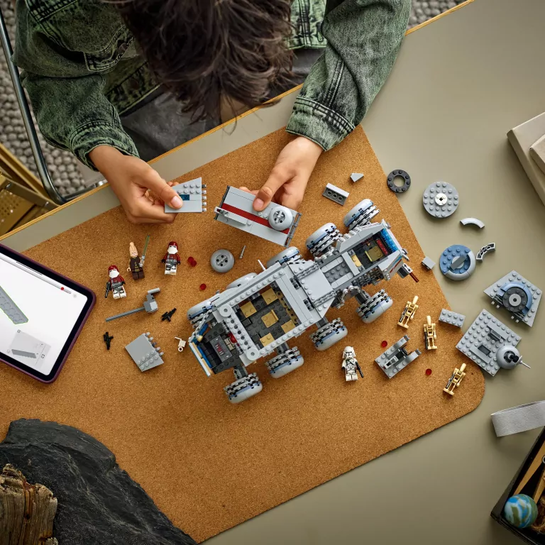 LEGO® Star Wars. Czołg Republiki Juggernaut. 75413 - tantis.pl