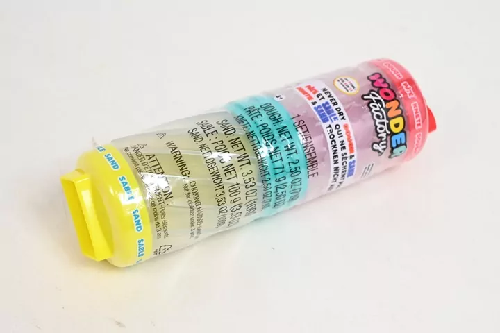 Wonder Factory Never Dry Dough&Sand Red Yellow - tantis.pl