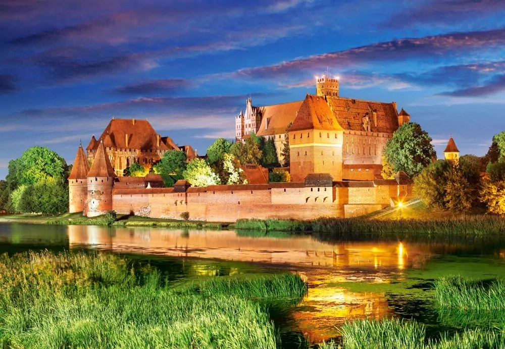 Puzzle 1000. Zamek w Malborku C-103010 - tantis.pl