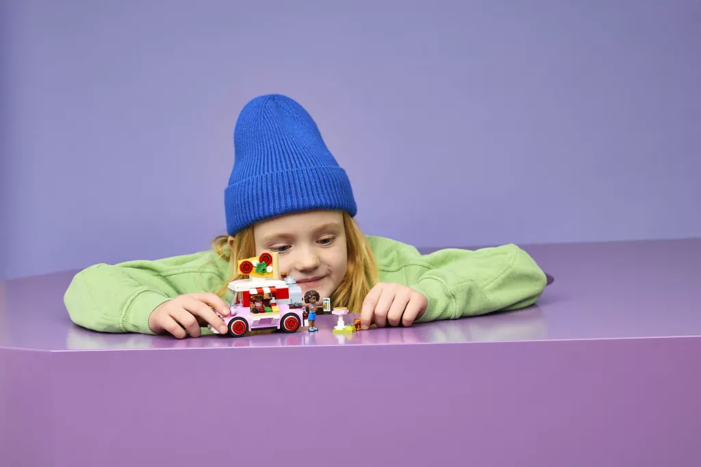 LEGO® Furgonetka z pizzą 42694 - tantis.pl