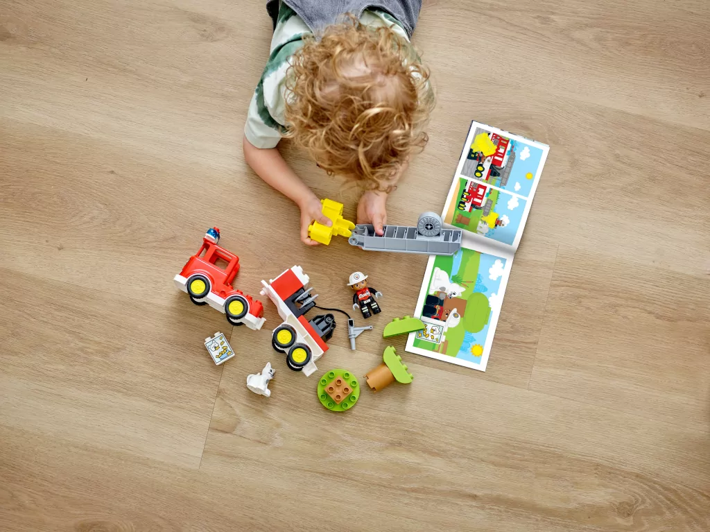 LEGO DUPLO. Wóz strażacki. 10969 - tantis.pl