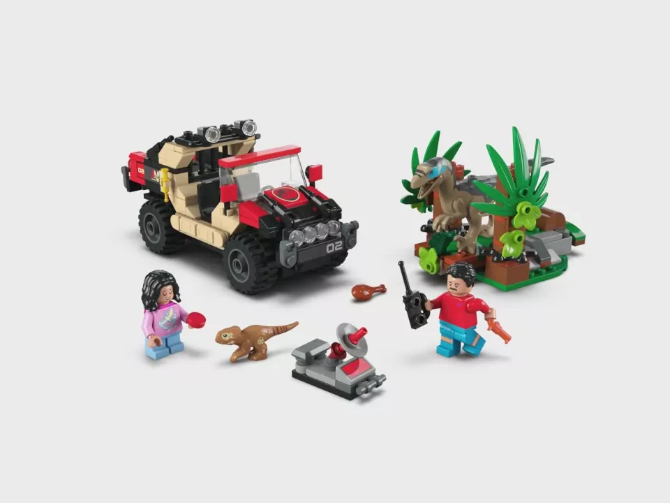 LEGO® Jurassic World. Ucieczka terenówką przed raptorem 76972 - tantis.pl