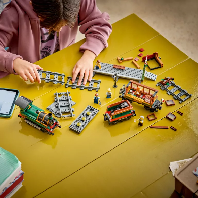 LEGO® Retro pociąg z lokomotywą parową 60511 - tantis.pl